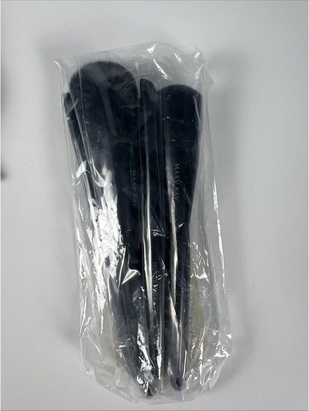 New-Mary Kay Essential Brush Collection: 5 Pro Synthetic Brushes & Case